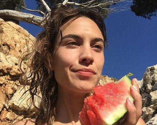 娱乐圈吃瓜图片图文素材,揭秘明星幕后吃瓜瞬间 第3张 娱乐圈吃瓜图片图文素材,揭秘明星幕后吃瓜瞬间 第3张